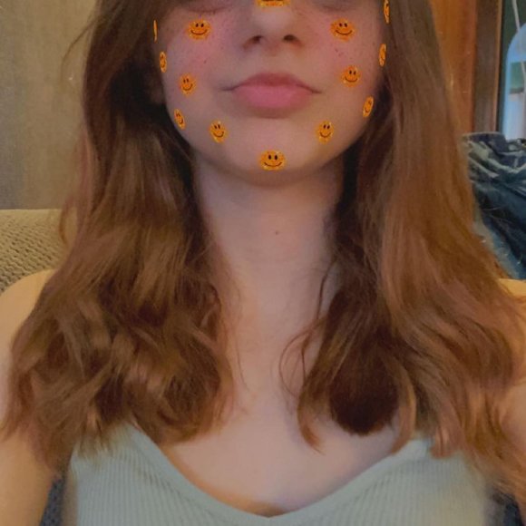 Meet your Posher, Chloe - Picture 6 of 8